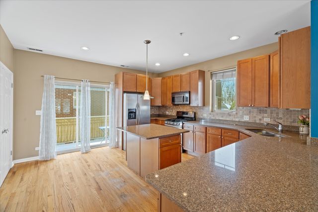 8900 31st Street 9, Brookfield, IL 60513