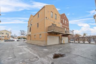 8900 31st Street 9, Brookfield, IL 60513