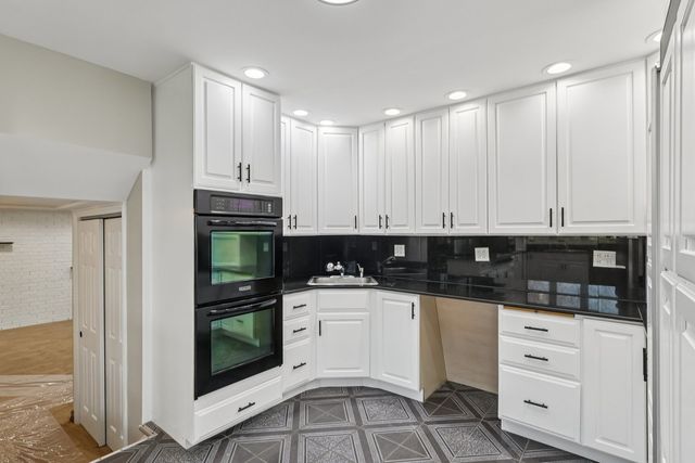 8853 W 97th Place, Palos Hills, IL 60465