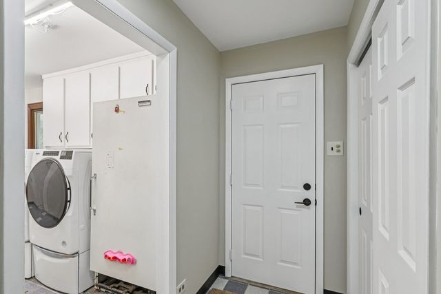 8853 W 97th Place, Palos Hills, IL 60465