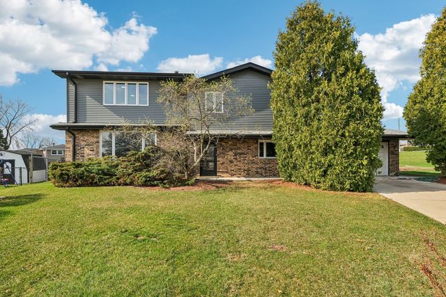 8853 W 97th Place, Palos Hills, IL 60465