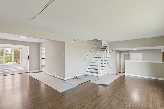 8853 W 97th Place, Palos Hills, IL 60465