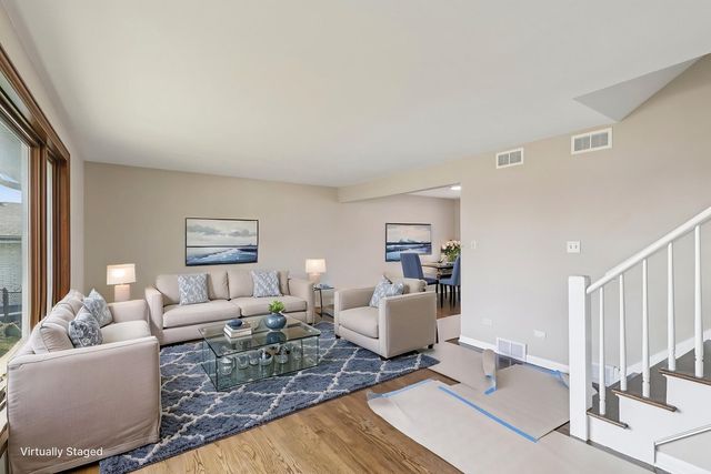 8853 W 97th Place, Palos Hills, IL 60465