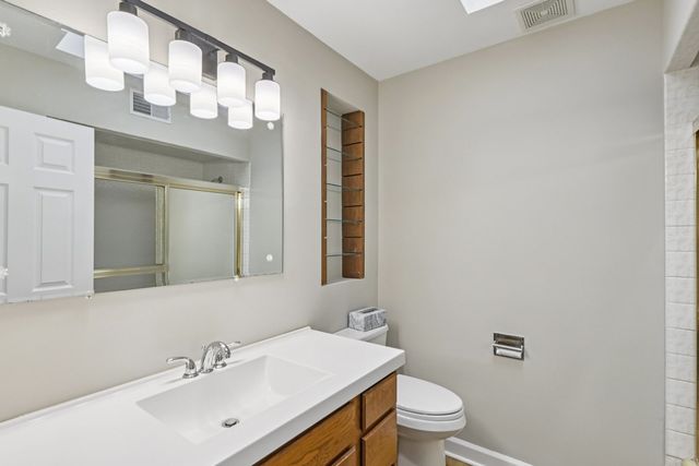 8853 W 97th Place, Palos Hills, IL 60465