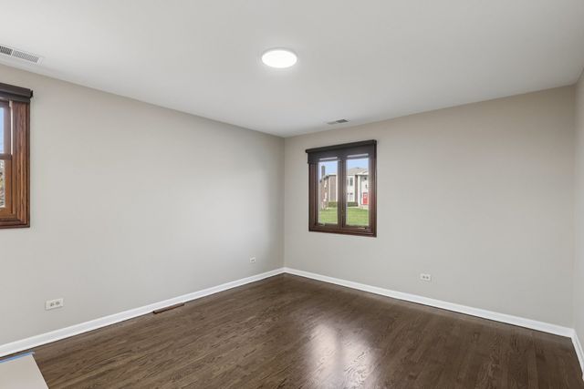 8853 W 97th Place, Palos Hills, IL 60465