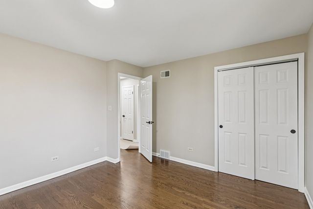 8853 W 97th Place, Palos Hills, IL 60465