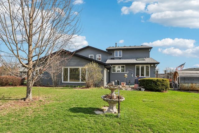 8853 W 97th Place, Palos Hills, IL 60465