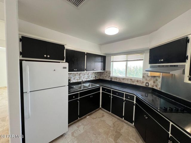 540 S Yarbrough Drive 26, El Paso, TX 79915