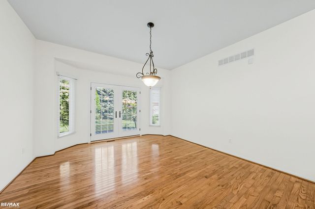 1357 Kentfield Dr Drive, Rochester, MI 48307