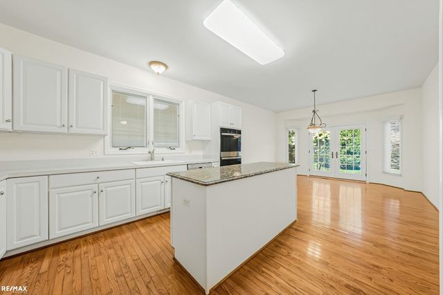 1357 Kentfield Dr Drive, Rochester, MI 48307