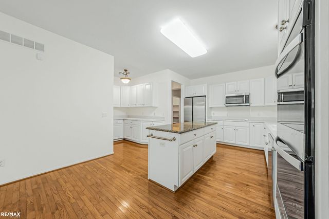 1357 Kentfield Dr Drive, Rochester, MI 48307