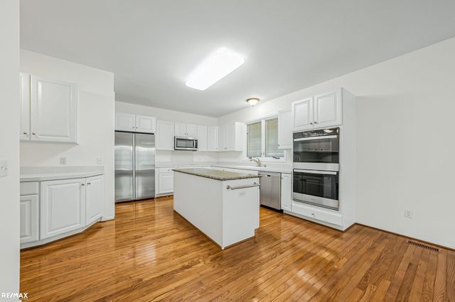 1357 Kentfield Dr Drive, Rochester, MI 48307