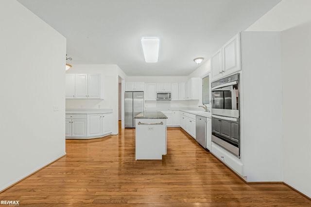 1357 Kentfield Dr Drive, Rochester, MI 48307