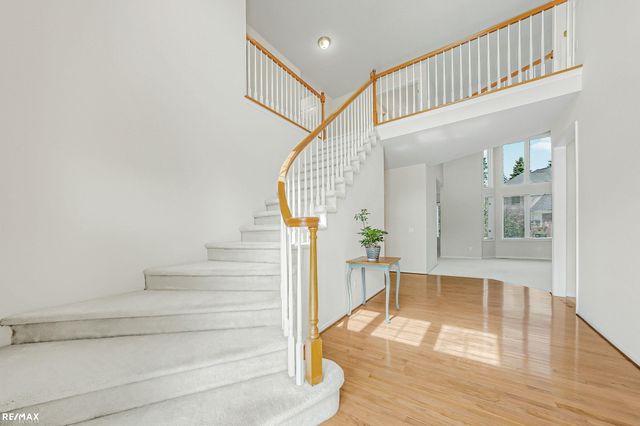 1357 Kentfield Dr Drive, Rochester, MI 48307