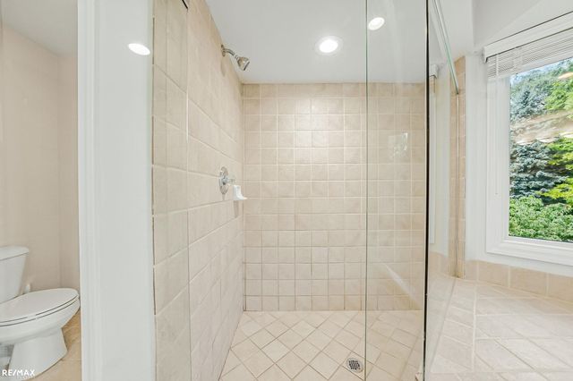 1357 Kentfield Dr Drive, Rochester, MI 48307