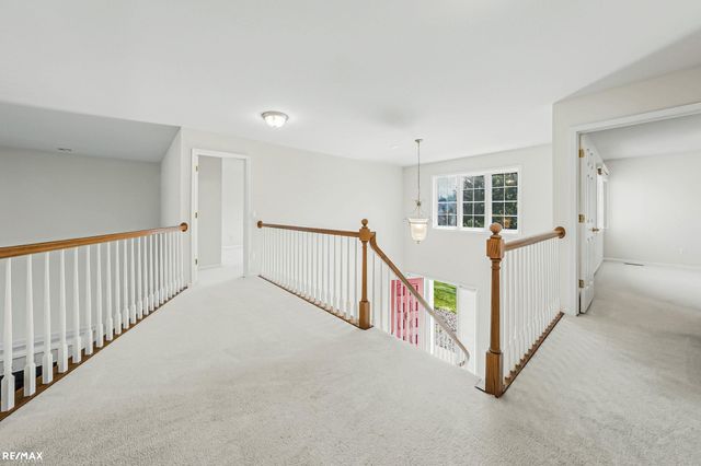 1357 Kentfield Dr Drive, Rochester, MI 48307
