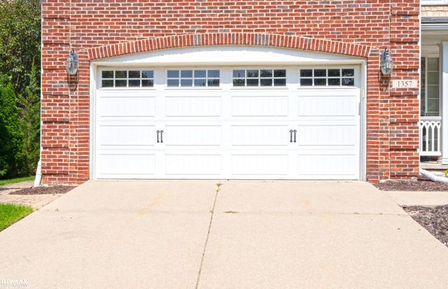 1357 Kentfield Dr Drive, Rochester, MI 48307