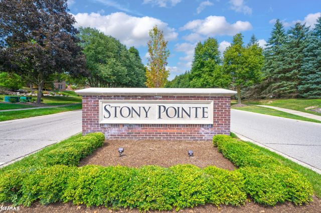 1357 Kentfield Dr Drive, Rochester, MI 48307
