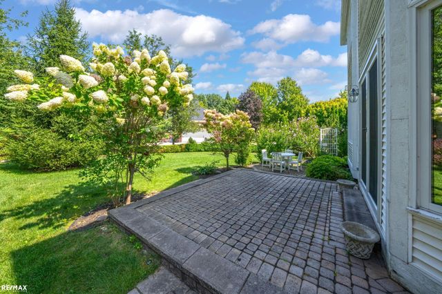 1357 Kentfield Dr Drive, Rochester, MI 48307