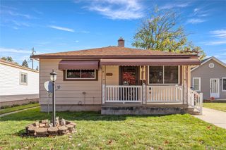 4915 Raymond Avenue, Dearborn Heights, MI 48125