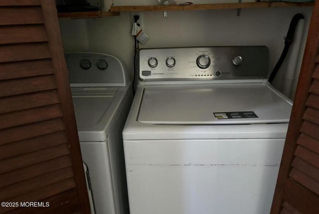 41 Heath Avenue, Oakhurst, NJ 07755