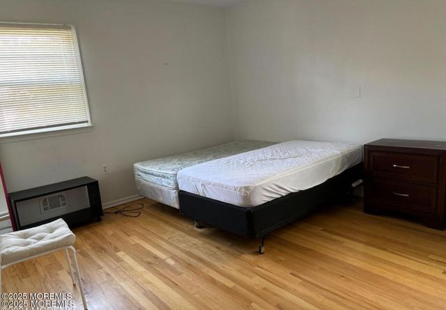 41 Heath Avenue, Oakhurst, NJ 07755