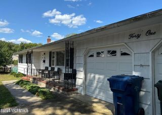 41 Heath Avenue, Oakhurst, NJ 07755