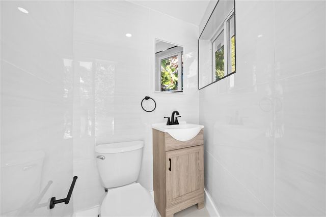 2149 NE 58th Court, Fort Lauderdale, FL 33308