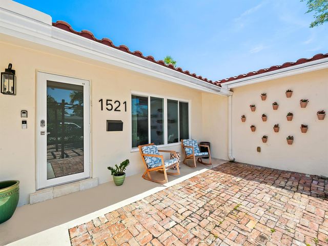 1521 NE 40th Court, Oakland Park, FL 33334
