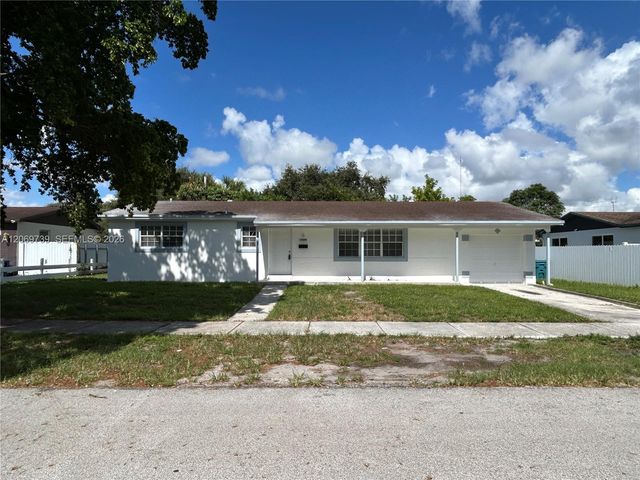 19600 NE 1st Place 19600, Miami, FL 33179