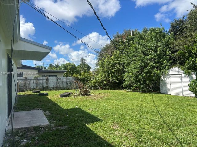 19600 NE 1st Place 19600, Miami, FL 33179