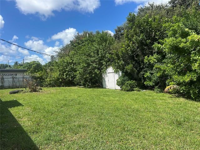 19600 NE 1st Place 19600, Miami, FL 33179