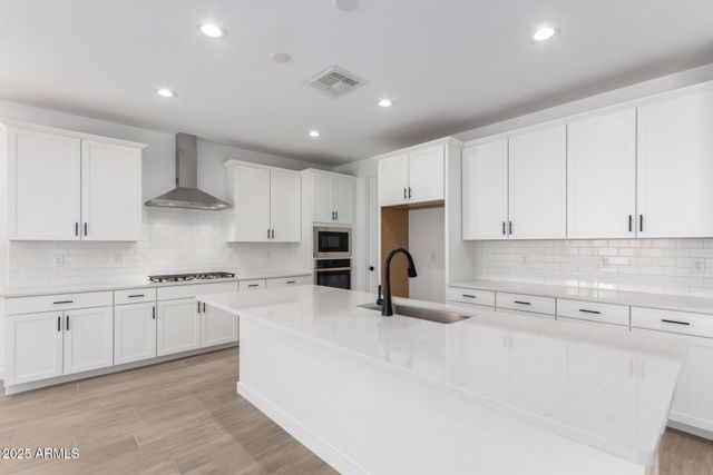 15810 W BRONCO Trail, Surprise, AZ 85387