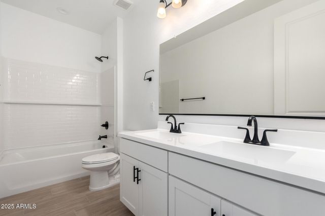 15810 W BRONCO Trail, Surprise, AZ 85387