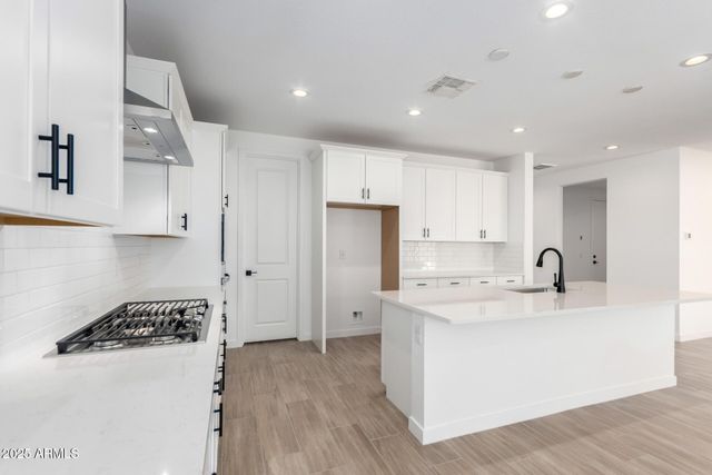 15810 W BRONCO Trail, Surprise, AZ 85387