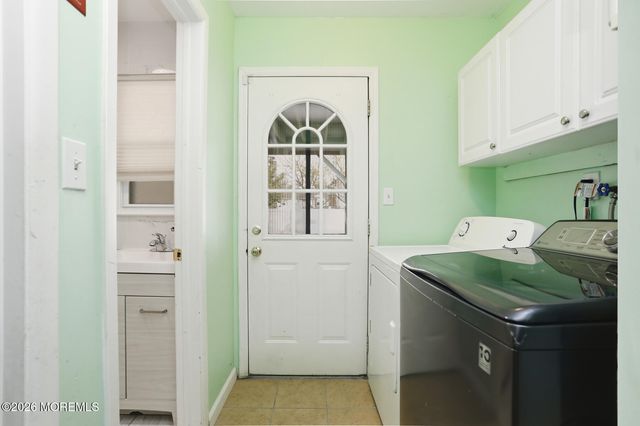 51 Newtons Corner Road, Howell, NJ 07731