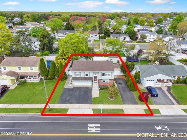 51 Newtons Corner Road, Howell, NJ 07731