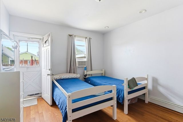 161 Seaview Ave, Jersey City, NJ 07305