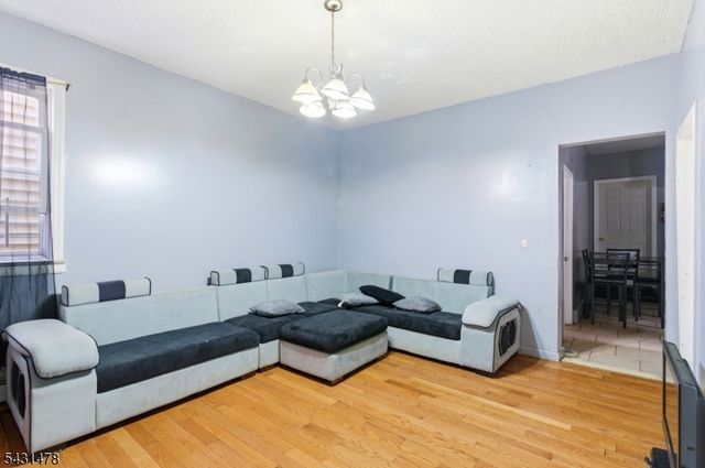 161 Seaview Ave, Jersey City, NJ 07305