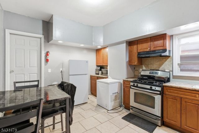161 Seaview Ave, Jersey City, NJ 07305