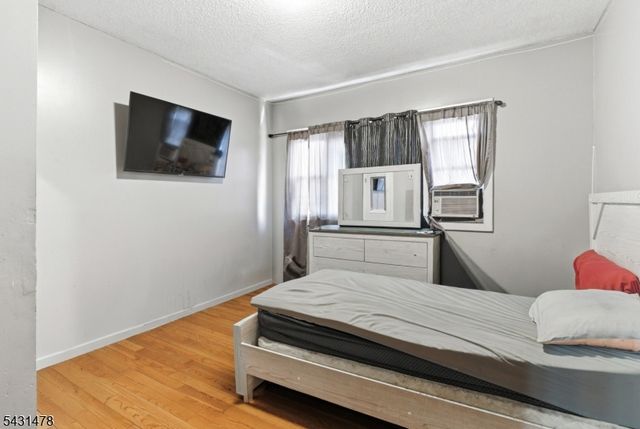 161 Seaview Ave, Jersey City, NJ 07305