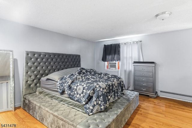 161 Seaview Ave, Jersey City, NJ 07305