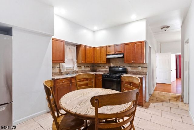 161 Seaview Ave, Jersey City, NJ 07305