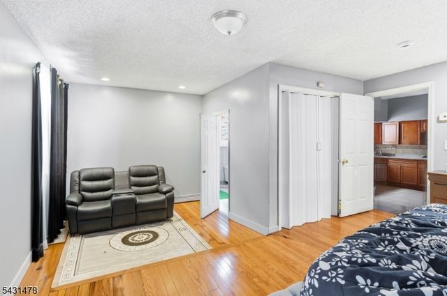 161 Seaview Ave, Jersey City, NJ 07305