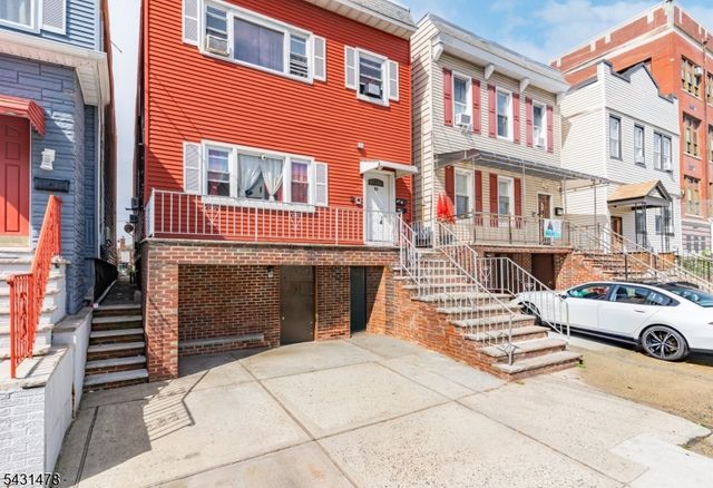 161 Seaview Ave, Jersey City, NJ 07305