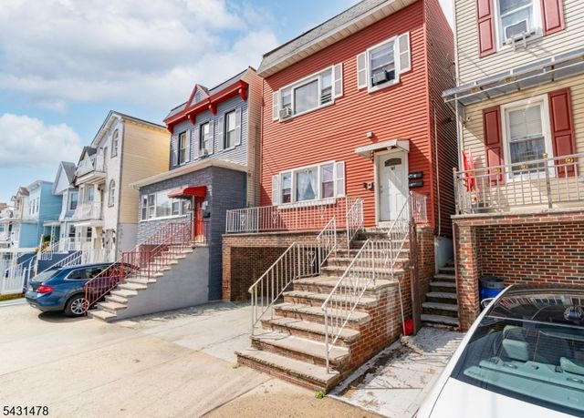 161 Seaview Ave, Jersey City, NJ 07305