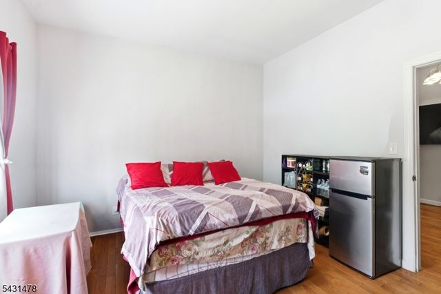 161 Seaview Ave, Jersey City, NJ 07305