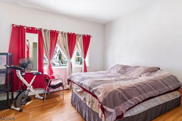 161 Seaview Ave, Jersey City, NJ 07305