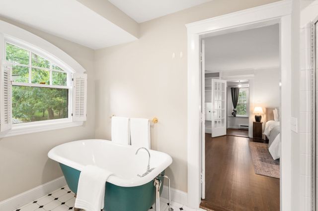 575 Chestnut Street, Newton, MA 02468
