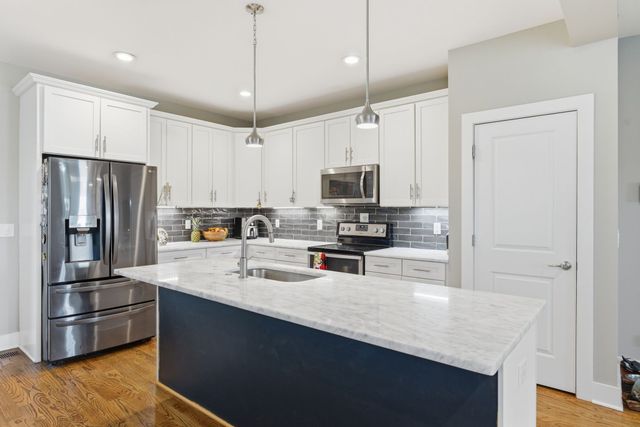 3813 Dr Walter S Davis Blvd, Nashville, TN 37209